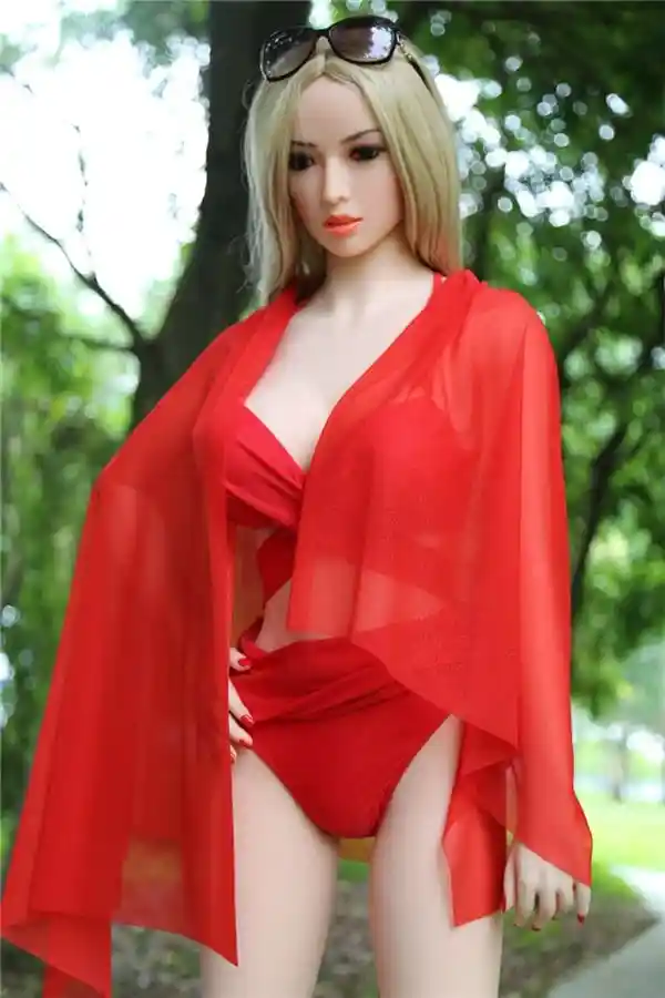 165cmのリアル巨乳ブロンドセックスドール「Ava」の徹底レビュー