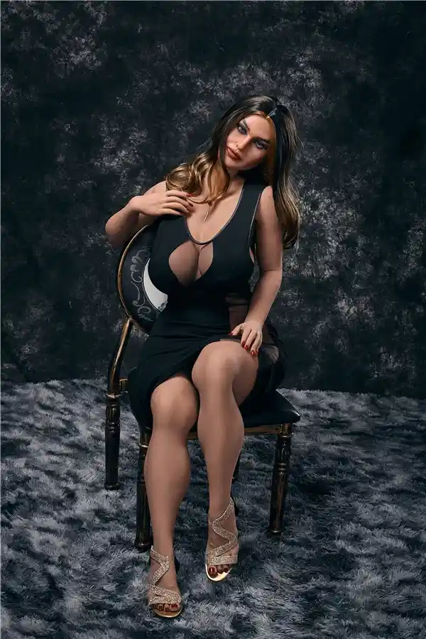 アイアンテックドールの本物そっくりのぽっちゃり熟女セックスドール アンバー 158cm