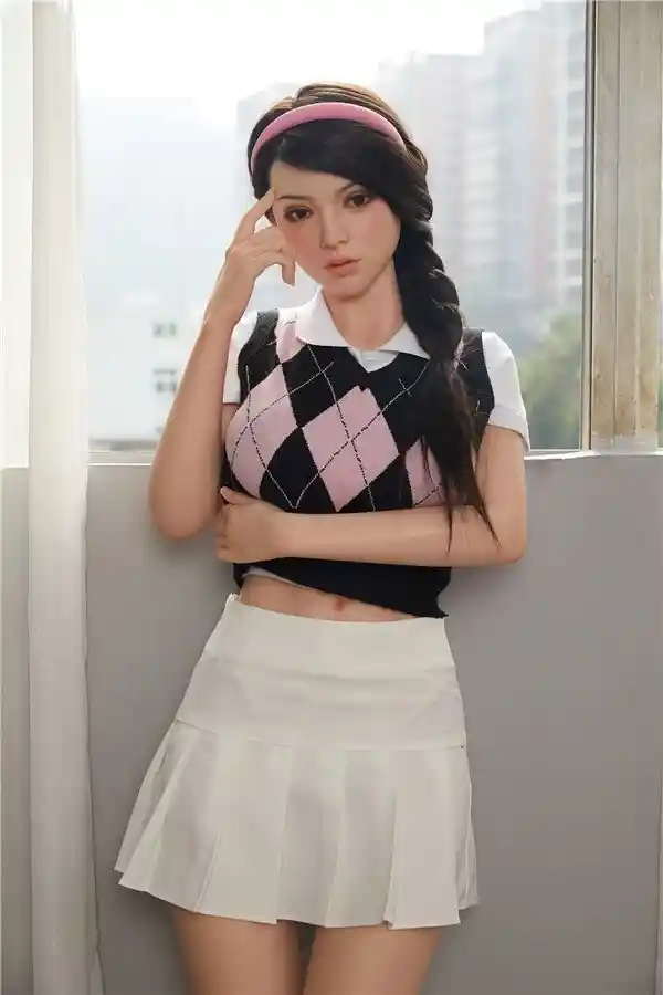 CST DollがMckenna 160cmを発表。驚くほどリアルなセックスドール体験