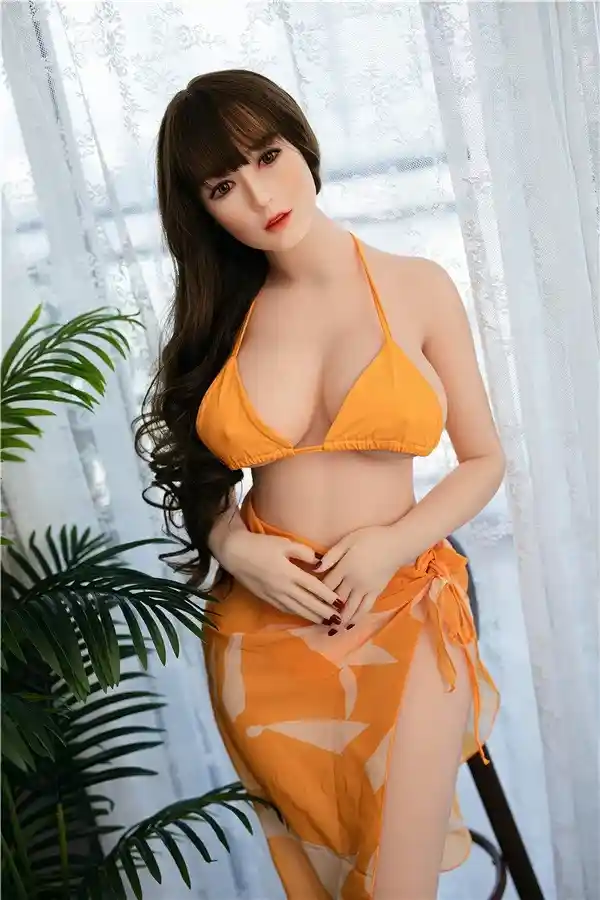 美しい曲線美を特徴とするアイアンテックドール アイヤナ 161cm