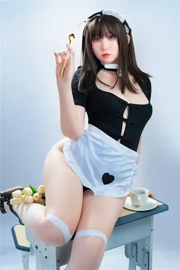 超リアルな巨尻セックスドール ウィニー 166cm