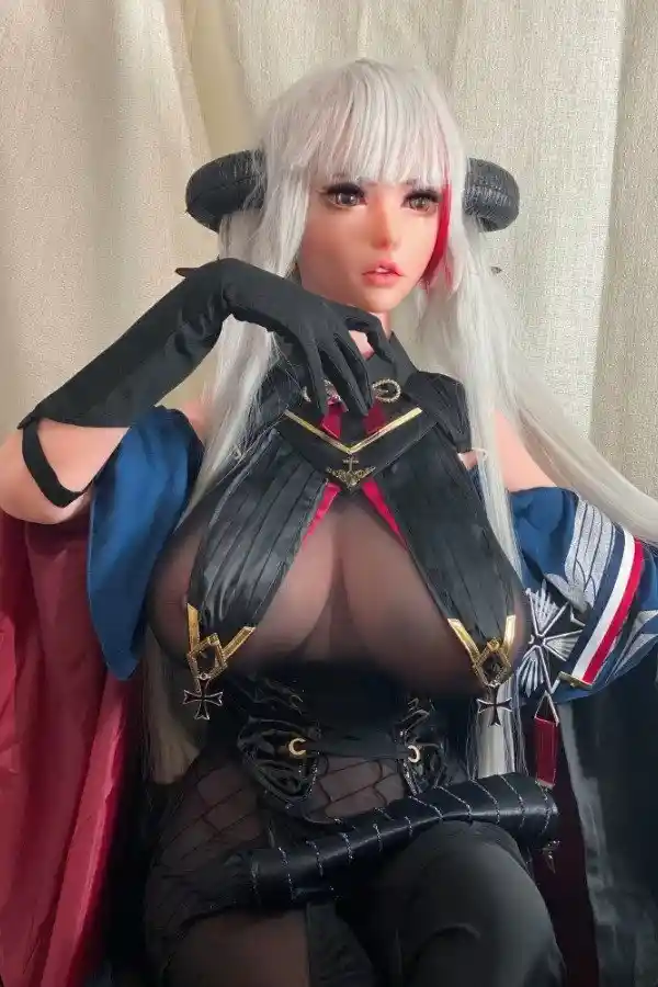 165cmの見事な曲線美を特徴とするエルサ・ベイブ・アザレアアニメセックスドールのレビュー