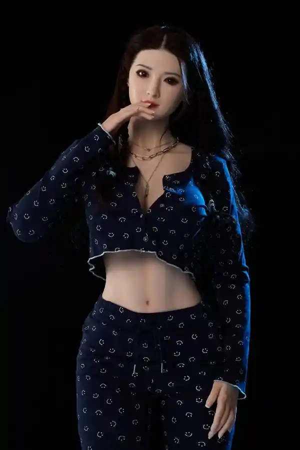 CST Dollが、驚くほどリアルな等身大セックスドール「ベイリー 165cm」を発表