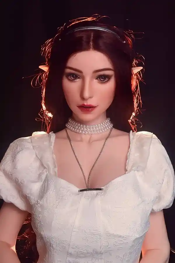 エルサ・ベイブ ファンタジーエルフクイーン サーシャ 165cm 大人用ドール レビュー