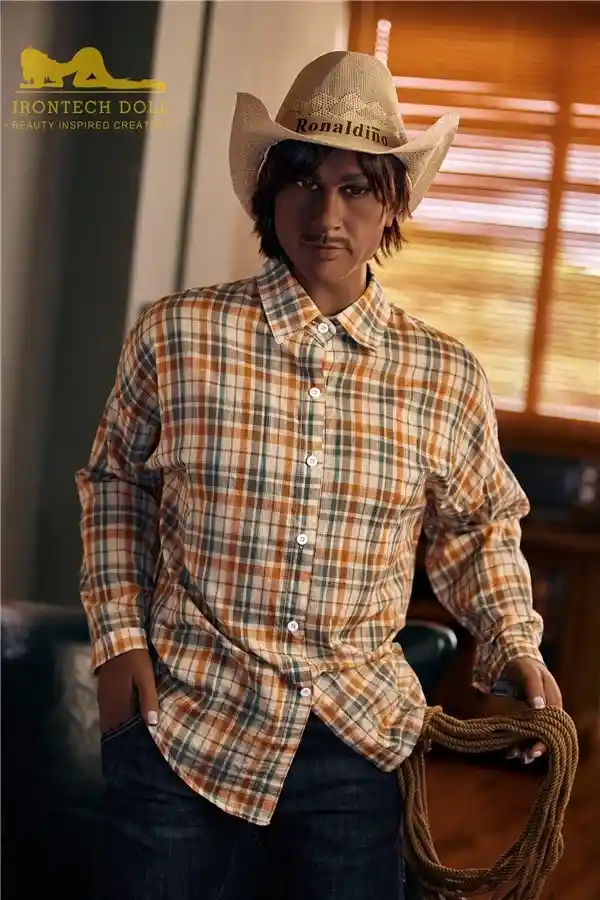 アイアンテック・ドールが5フィート9インチのリアルな筋肉質男性セックスドール「ルーク」を発表