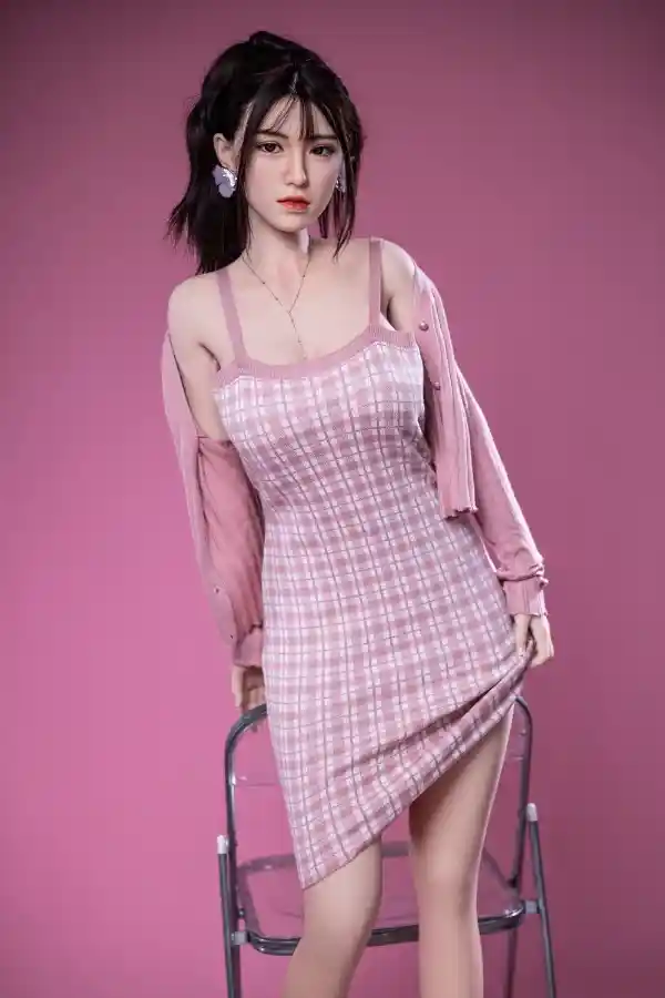 JXDoll 黒髪高身長中国製セックスドール Arianna 170cm シリコンヘッド、交換可能なヘッドとボディ付き 詳細レビューと分析