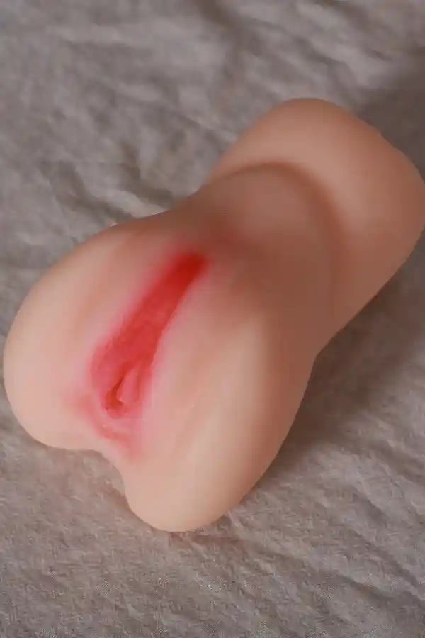 リフラノドールレビュー：セクシーなセックスドール「ミア・トルソー 16cm」の体験を探る