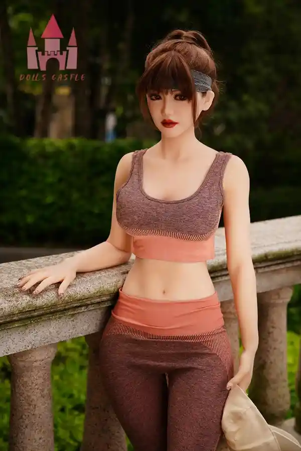 小さなおっぱいと大きなお尻のセックスドール ガリン 163cm